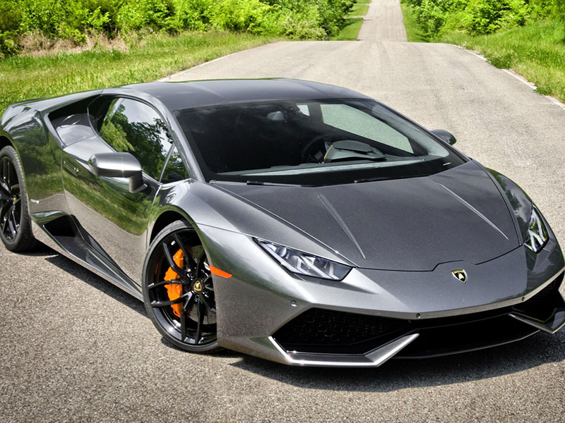 اضغط لمشاهدة الفيديو: استعراض فاشل يحول لامبورجيني فاخرة إلى حطام!